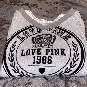 Victoria’s Secret pink shirt gray in color bundle & save🤑